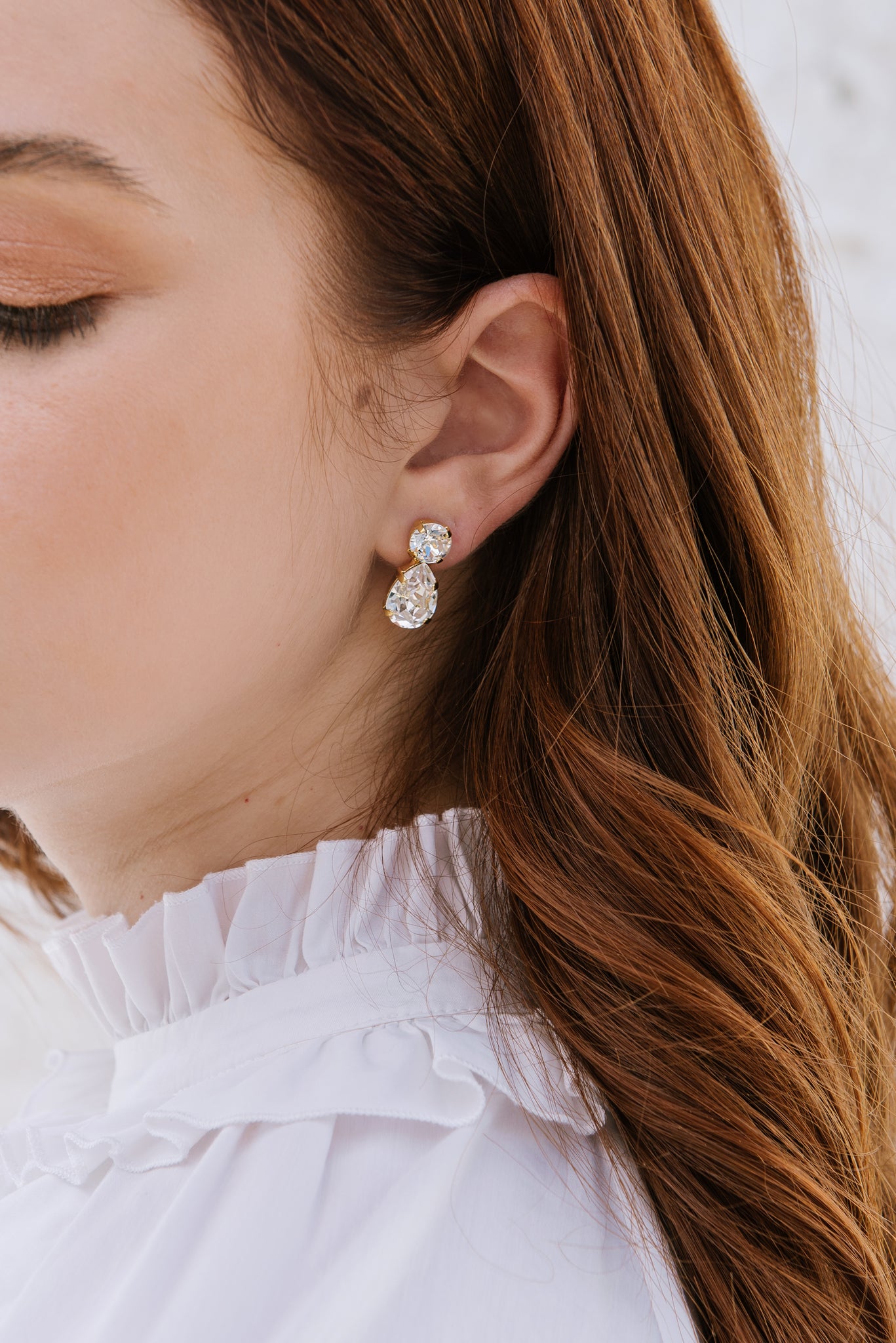 bridal earrings
wedding jewelry
teardrop earrings
wedding accessories
fine jewelry
elegant bridal style
bride jewelry
wedding sparkle
bridal accessories
timeless wedding style
wedding day jewelry
jewelry for brides
classic wedding look
bridal elegance
luxury wedding jewelry
wedding inspiration
wedding fashion
statement earrings for brides
wedding day details
jewelry for weddings