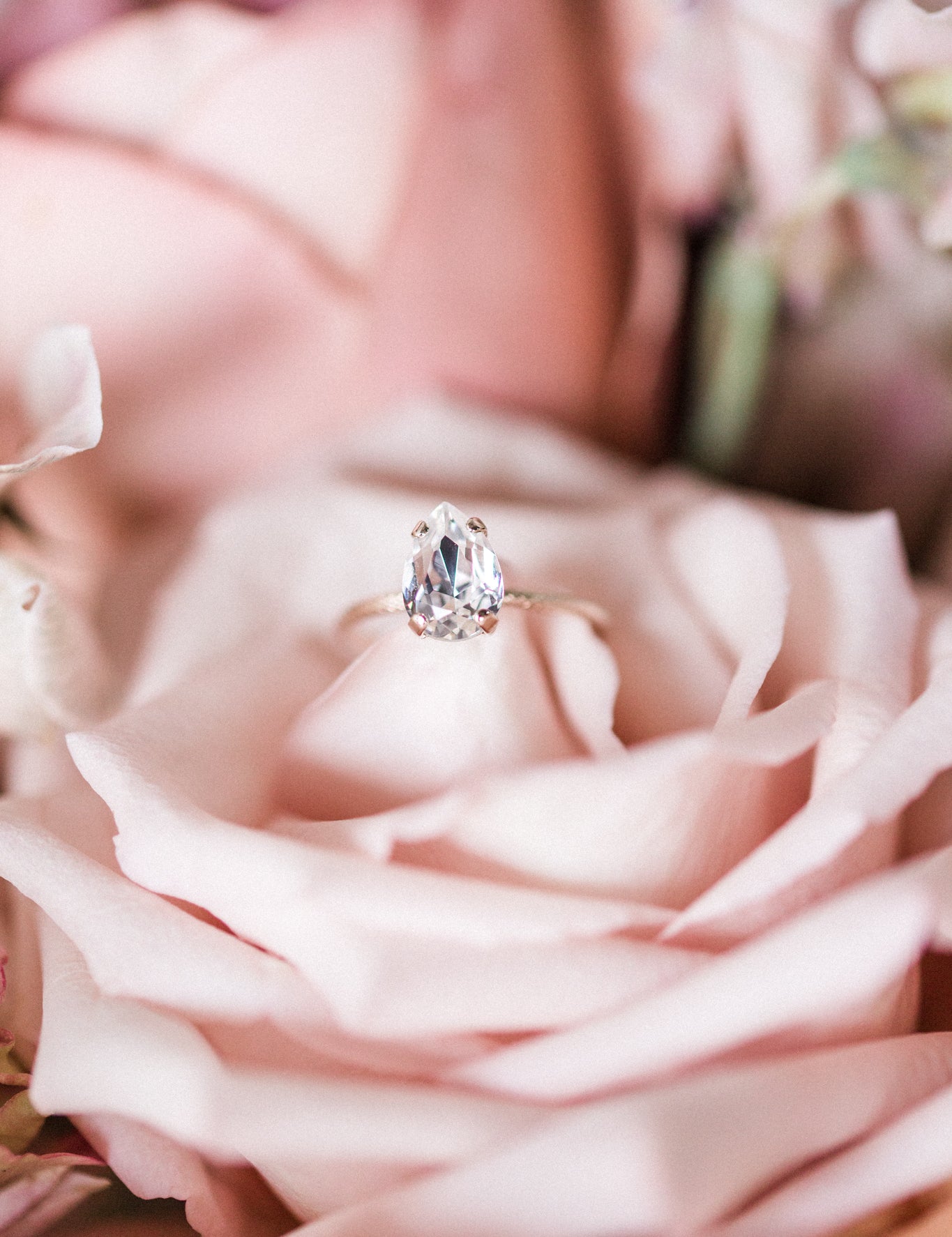 Wedding Editorial | Crisp Autumn Colors at the 4 Eleven