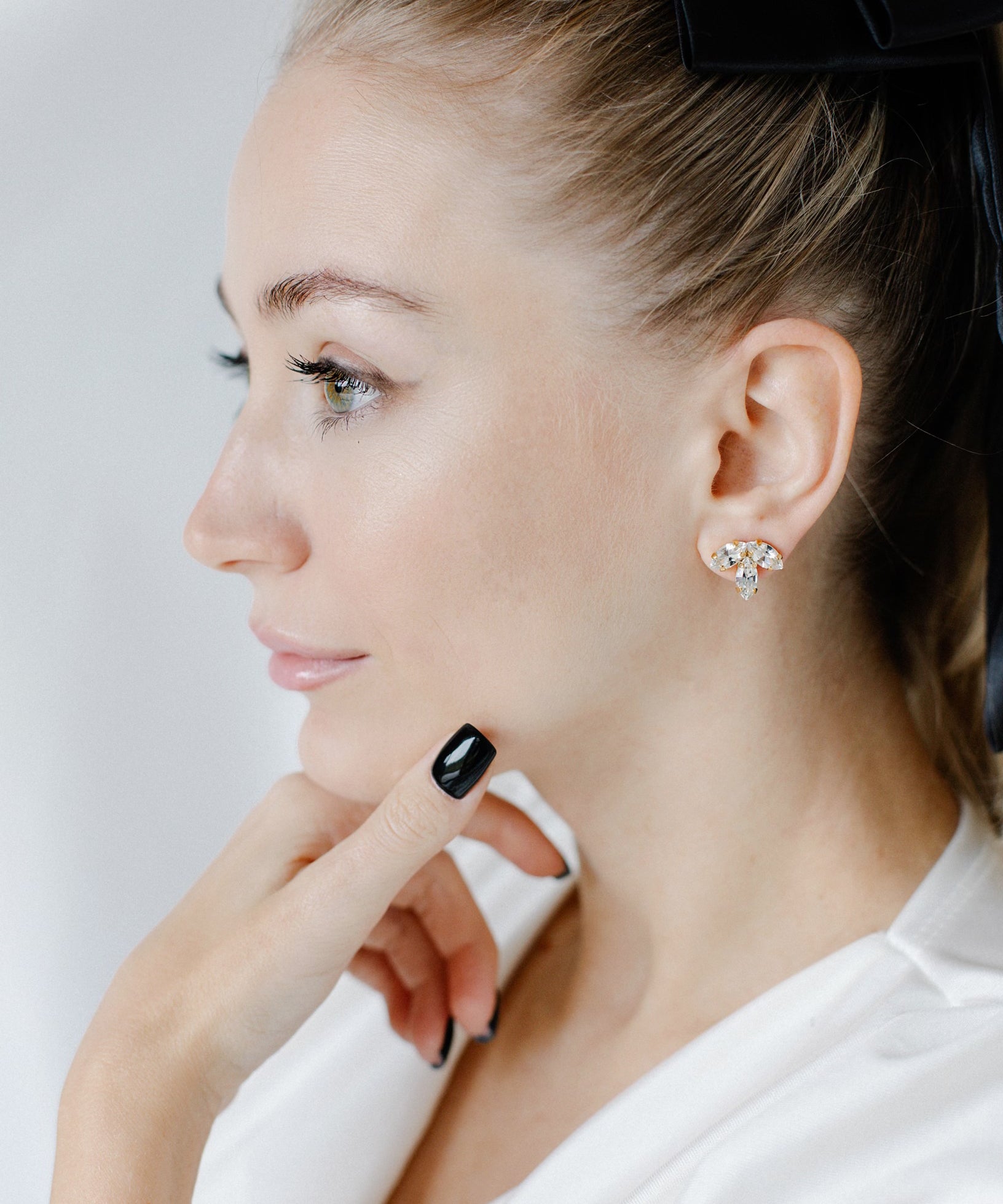 bridal earrings
wedding jewelry
teardrop earrings
wedding accessories
fine jewelry
elegant bridal style
bride jewelry
wedding sparkle
bridal accessories
timeless wedding style
wedding day jewelry
jewelry for brides
classic wedding look
bridal elegance
luxury wedding jewelry
wedding inspiration
wedding fashion
statement earrings for brides
wedding day details
jewelry for weddings

