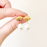 The Scallop Earrings | Pearl