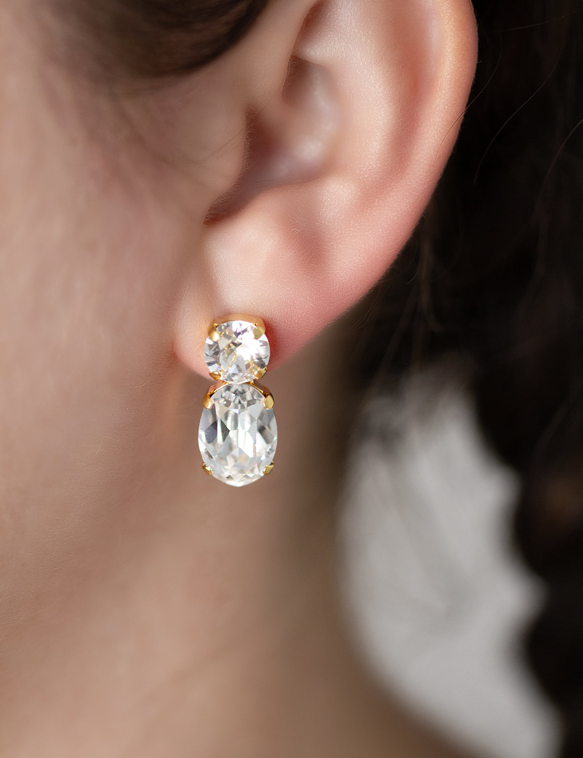 bridal earrings
wedding jewelry
teardrop earrings
wedding accessories
fine jewelry
elegant bridal style
bride jewelry
wedding sparkle
bridal accessories
timeless wedding style
wedding day jewelry
jewelry for brides
classic wedding look
bridal elegance
luxury wedding jewelry
wedding inspiration
wedding fashion
statement earrings for brides
wedding day details
jewelry for weddings