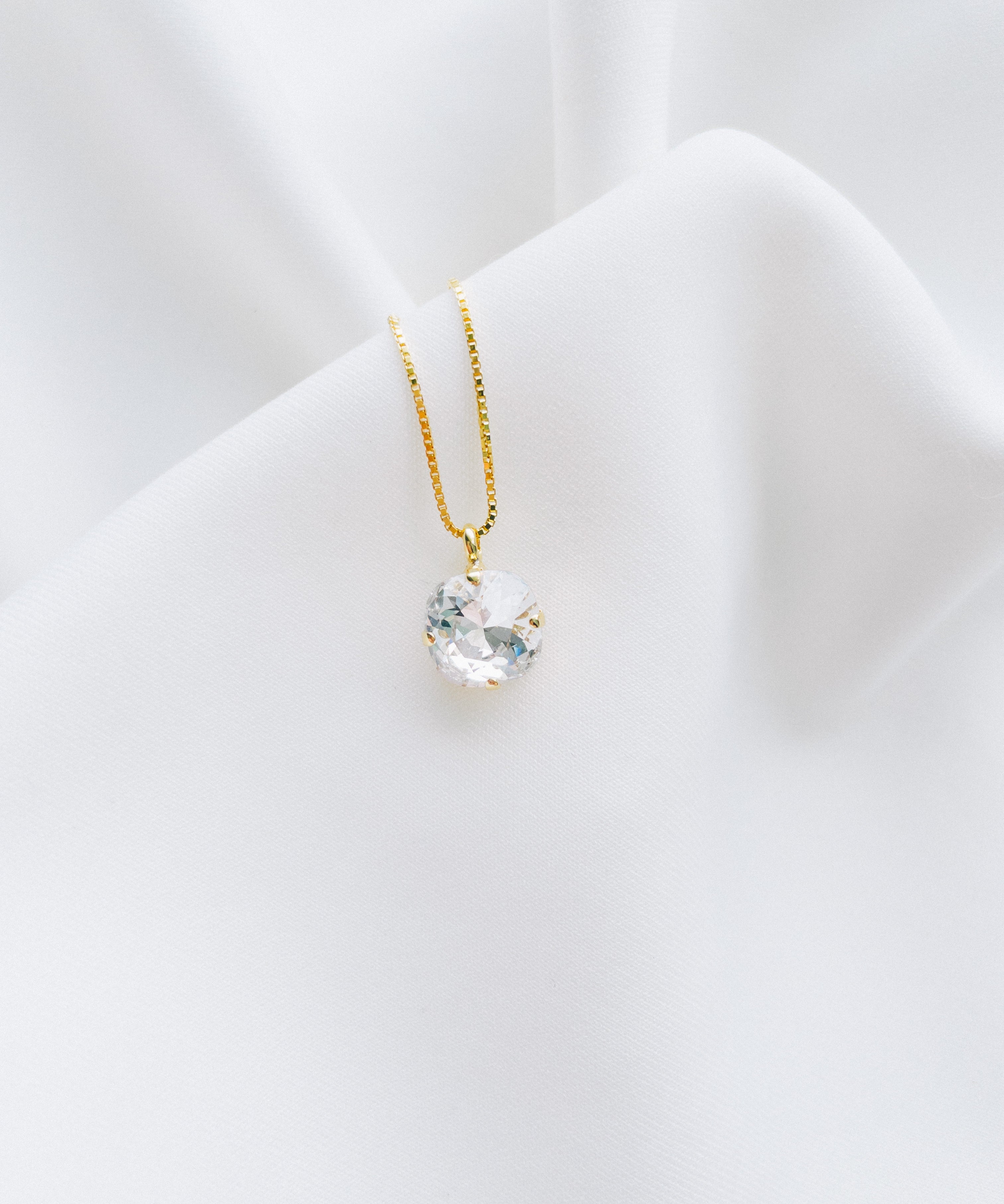 bridal earrings
wedding jewelry
teardrop earrings
wedding accessories
fine jewelry
elegant bridal style
bride jewelry
wedding sparkle
bridal accessories
timeless wedding style
wedding day jewelry
jewelry for brides
classic wedding look
bridal elegance
luxury wedding jewelry
wedding inspiration
wedding fashion
statement earrings for brides
wedding day details
jewelry for weddings
